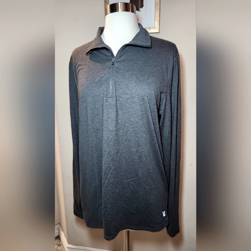 Vuori Men's 1/2 Zip‎ Long Sleeve Pullover Charcoal Gray Size Medium